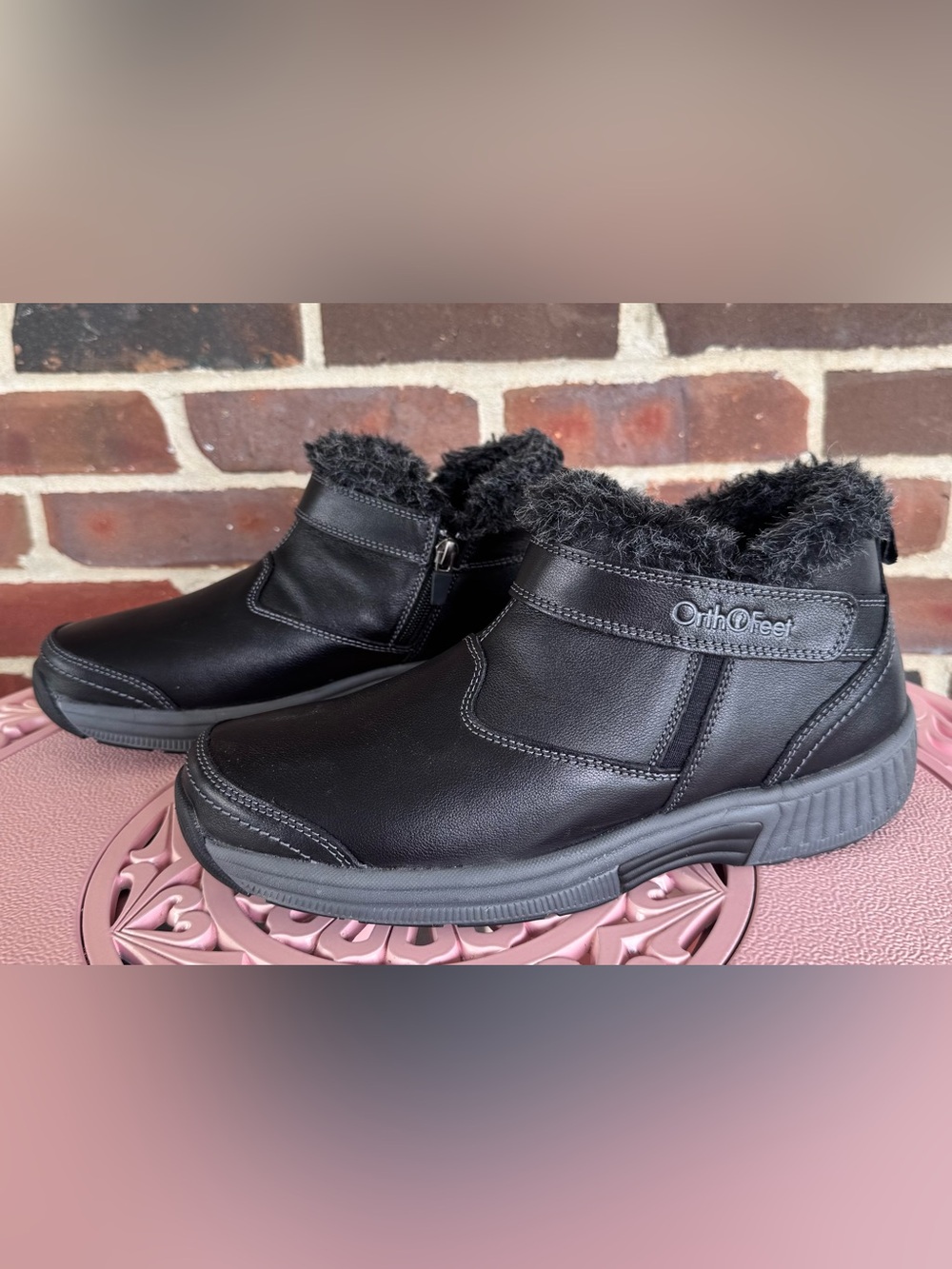 OrthoFeet Women’s Size 9.5 Black Leather Faux Fur-Trimmed Ankle Booties